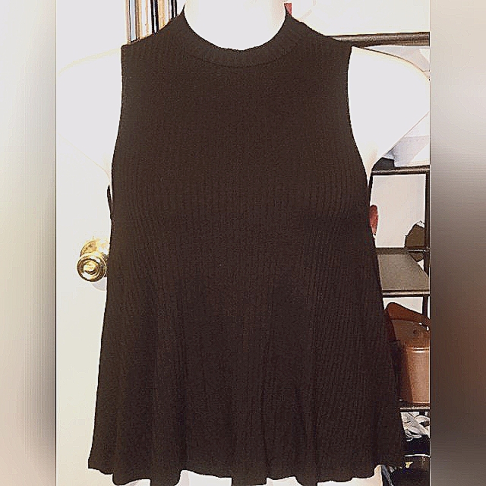 Sale💥 MMM Black Ribbed Sleeveless Top SIZE Large PTP 22" Stretchy Rayon